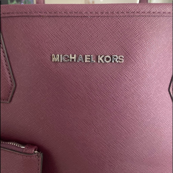(SOLD PRIVATELY) Michael Kors reversible tote bag - Picture 3 of 10